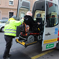 Ungenügende Unterstützung für die Mobilität von Menschen mit Behinderung